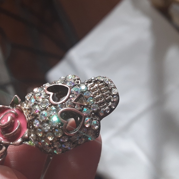 Betsey Johnson Skull and Hearts Pendant - Picture 4 of 13